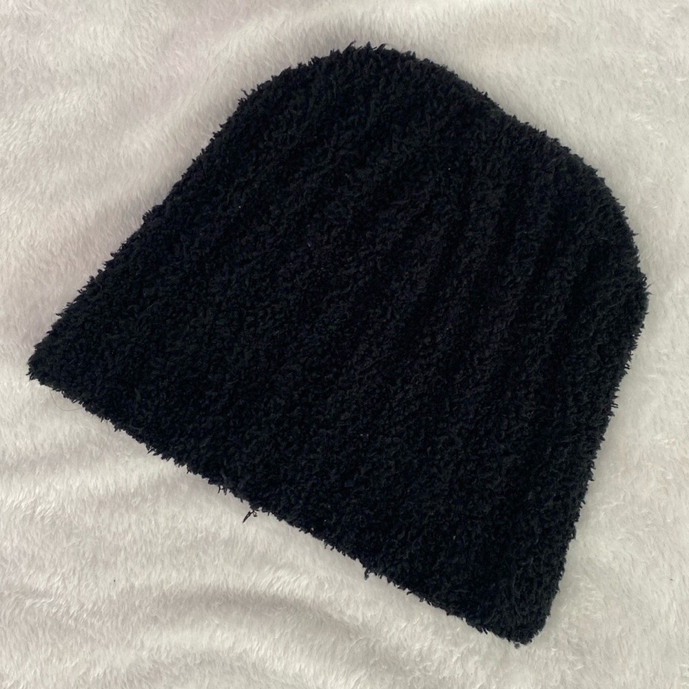 Black knit beanie